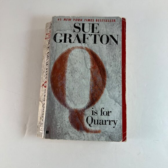 Sue Grafton Alphabet Mysteries Paperbacks D F H Q Lot of 4 Kinsey Millhone - Picture 13 of 14